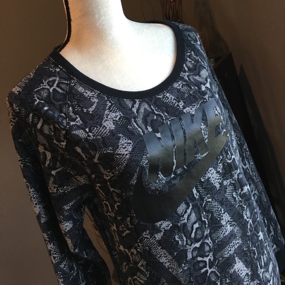 Snake print Nike Sweatshirt - Picture 3 of 7